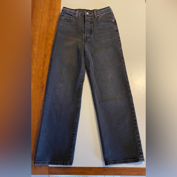 Levi’s Ribcage Straight Ankle Jeans - Picture 3 of 3